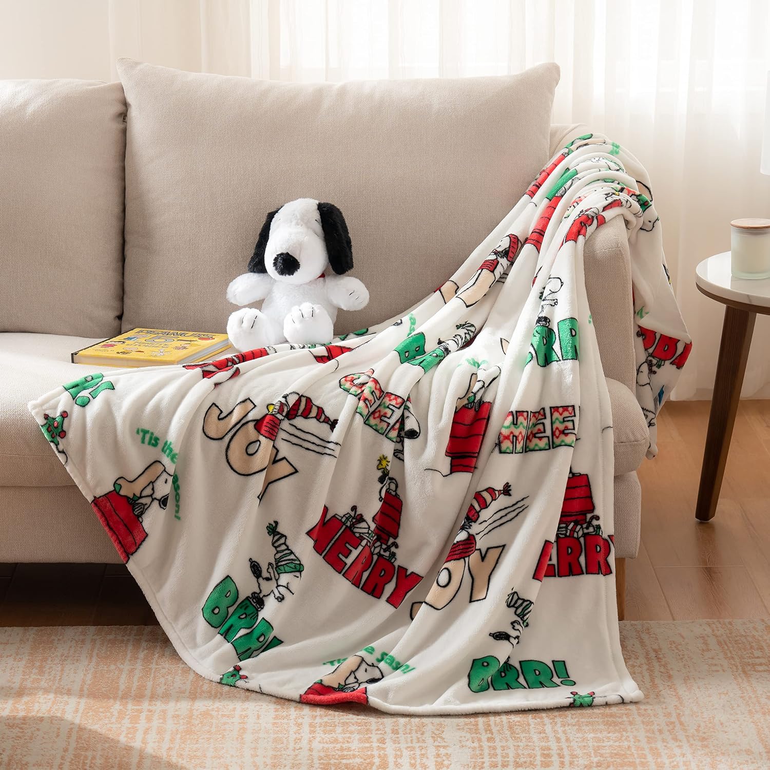 Detalle 2 de Berkshire Blanket Peanuts VelvetLoft Snoopy Throw 55×70 in 🛋