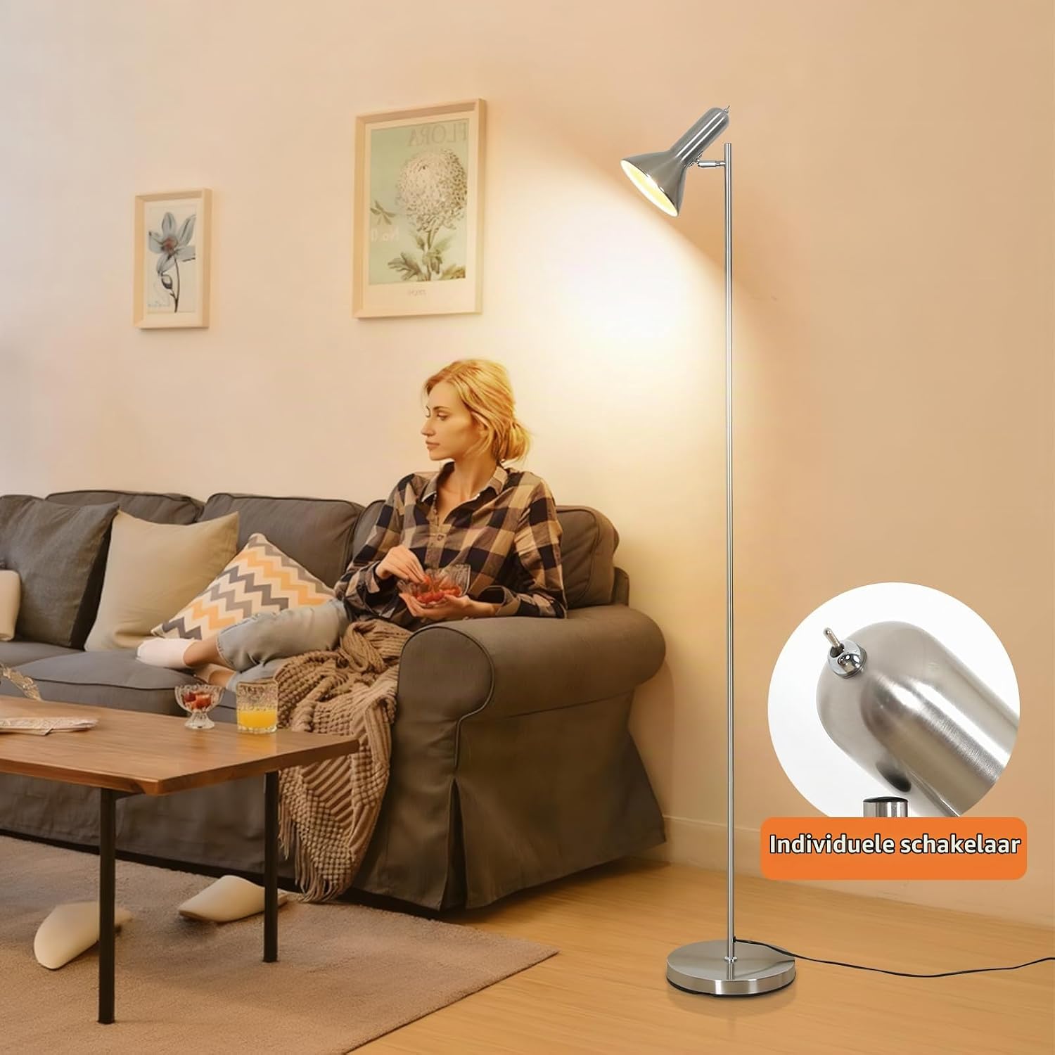 Detalle de Amdelne vloerlamp met verstelbare lichtkop, E27-fitting en metalen nikkelkleur