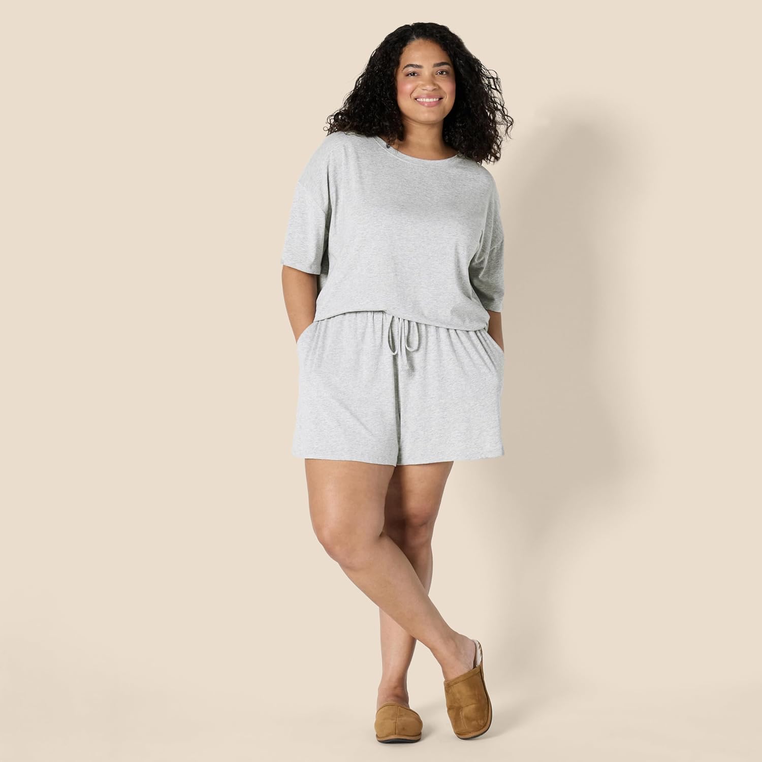 Thumbnail 5 de Amazon Essentials Damen-Nachtwäsche-Set mit Kurzarm-Shirt und Shorts aus Baumwollmix