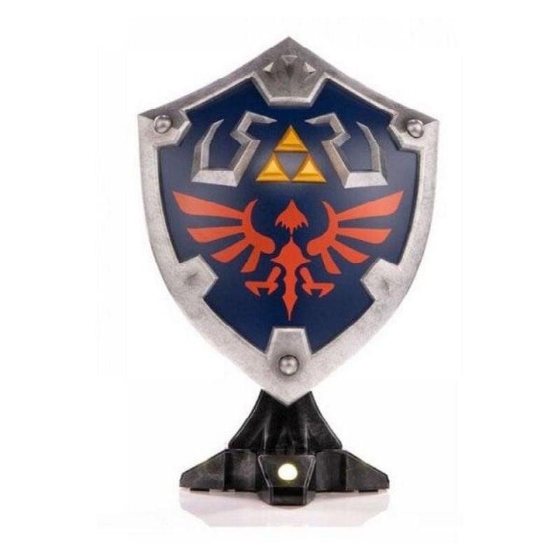 Detalle de First 4 Figures: Estatua The Legend of Zelda Breath of the Wild Hylian Shield de 29 cm