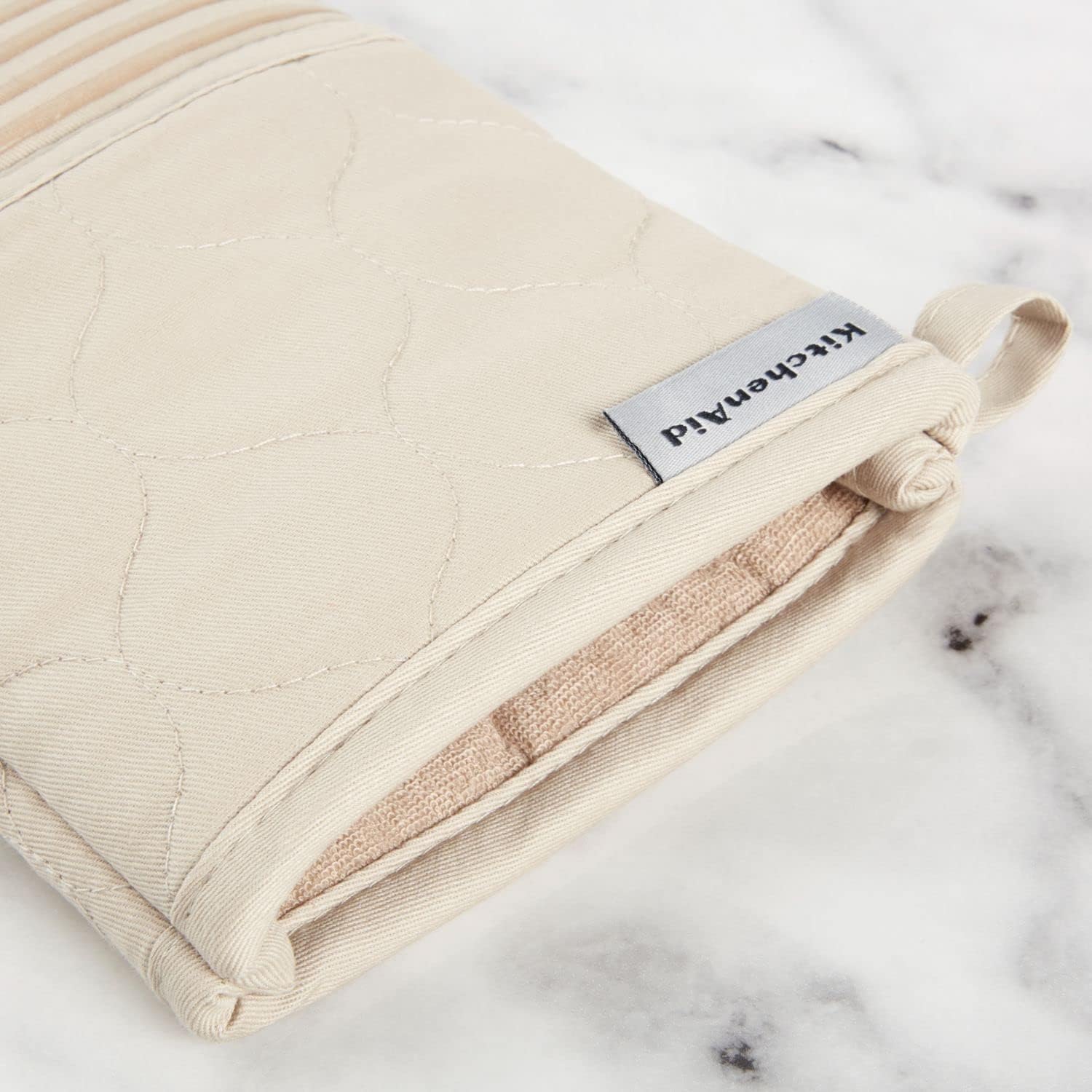Thumbnail 6 de KitchenAid Quilted Oven Mitt Set