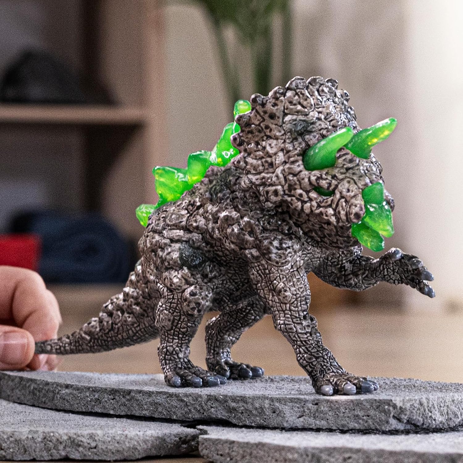 Detalle 2 de Schleich ELDRADOR Tricératops de Pierre 7 x 17 x 10 cm