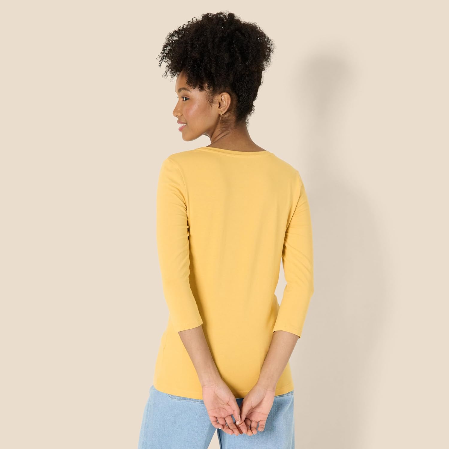 Detalle de Amazon Essentials Women's Regular-Fit 3/4 Sleeve V-Neck T-Shirt (Available in Plus Size)