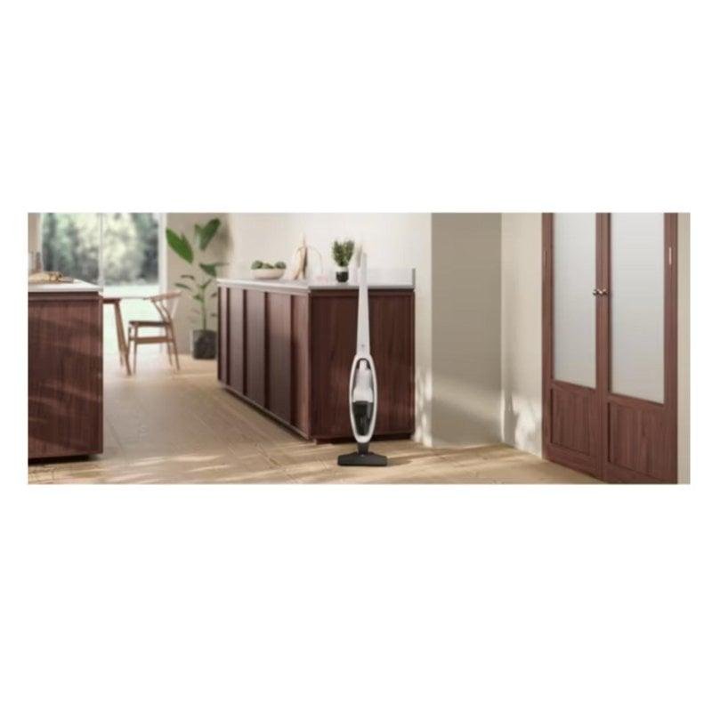 Detalle 2 de Aspiradora sin cable Electrolux ES31CB18SH 18V: autonomía, filtro lavable y diseño ultraligero