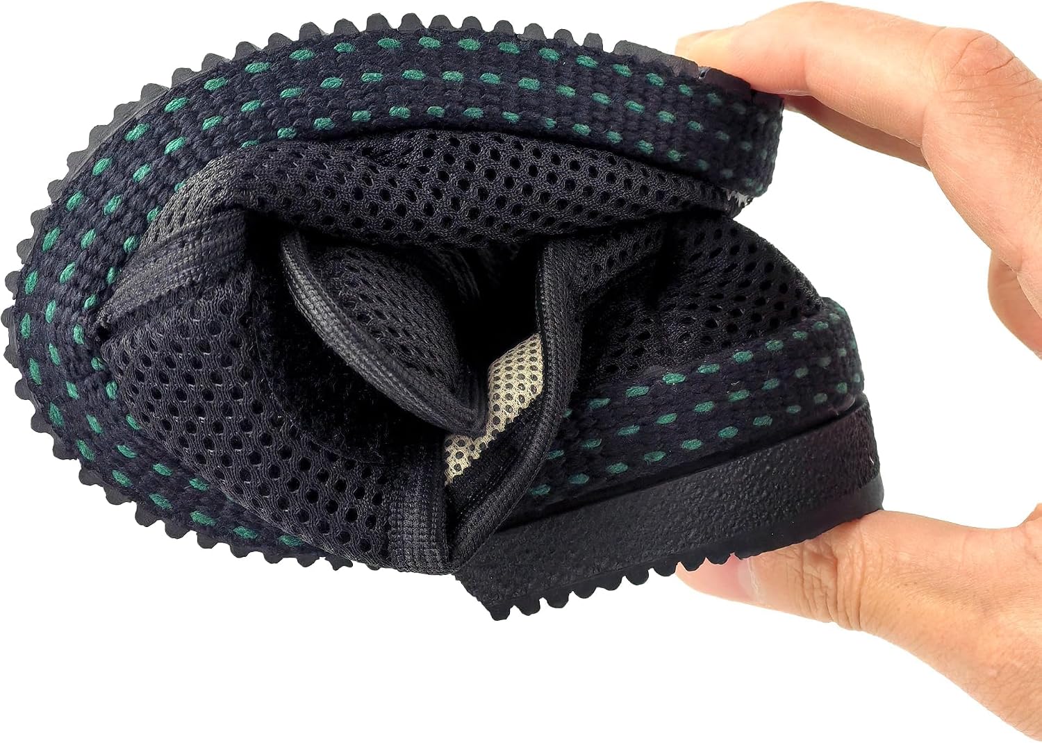 Detalle de JOMIX diabetespantoffels voor heren met klittenband, ademende mesh en antislipzool
