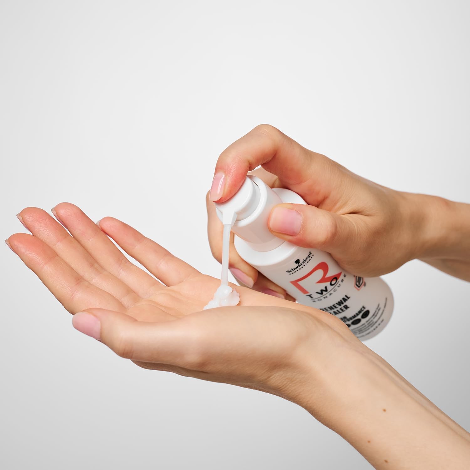 Thumbnail 4 de Schwarzkopf Professional Bonacure R-TWO Renewal Sealer — masque capillaire sans rinçage Double Bonding pour cheveux très abîmés (145 ml)