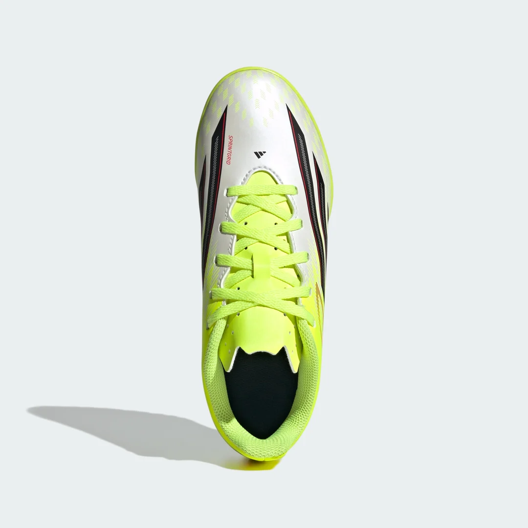 Detalle de Zapatilla de fútbol F50 CLUB para moqueta (Infantil) – Adidas