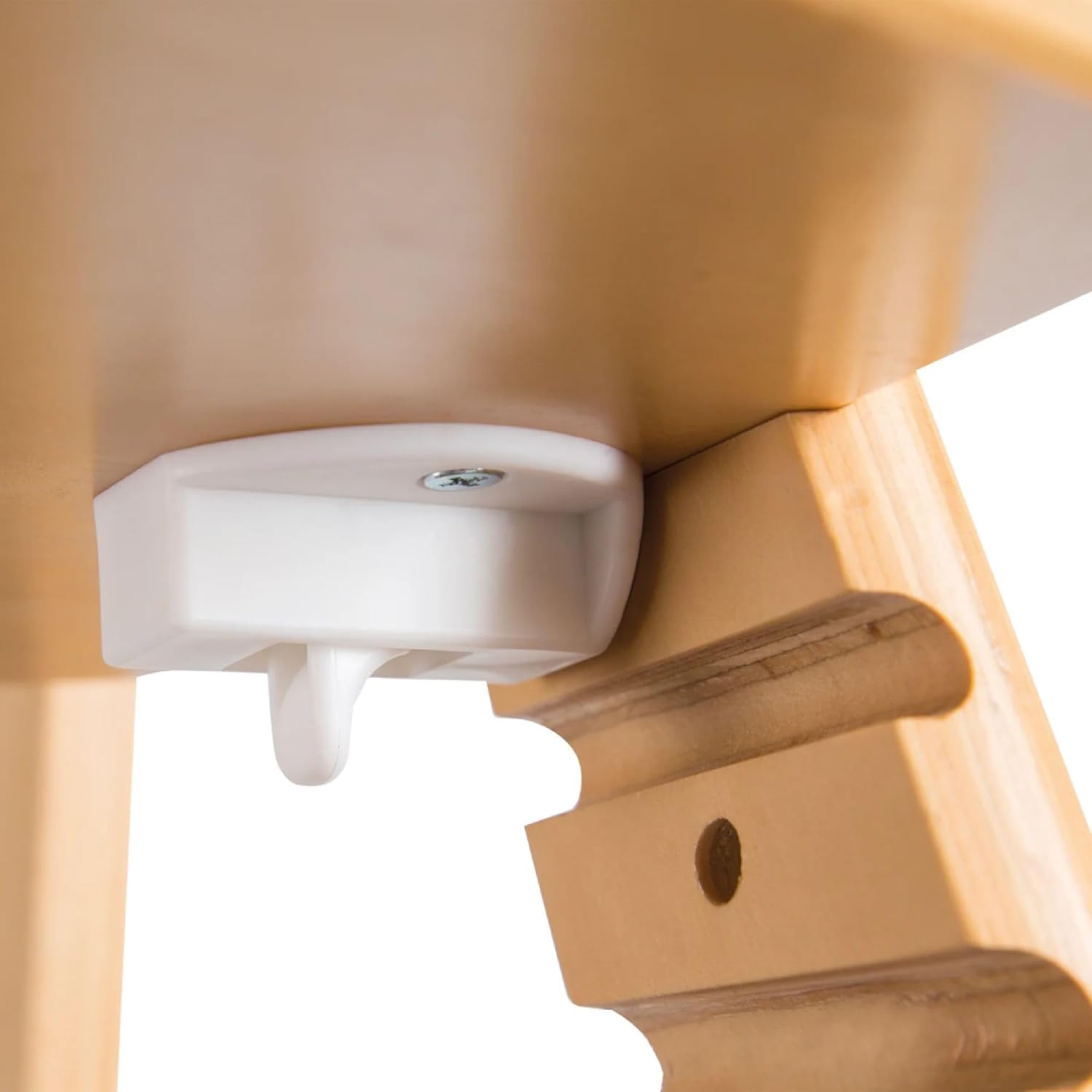 Detalle 2 de roba Treppenhochstuhl Sit Up Click – Mitwachsender Holzhochstuhl von Baby bis Jugend bis 50 kg
