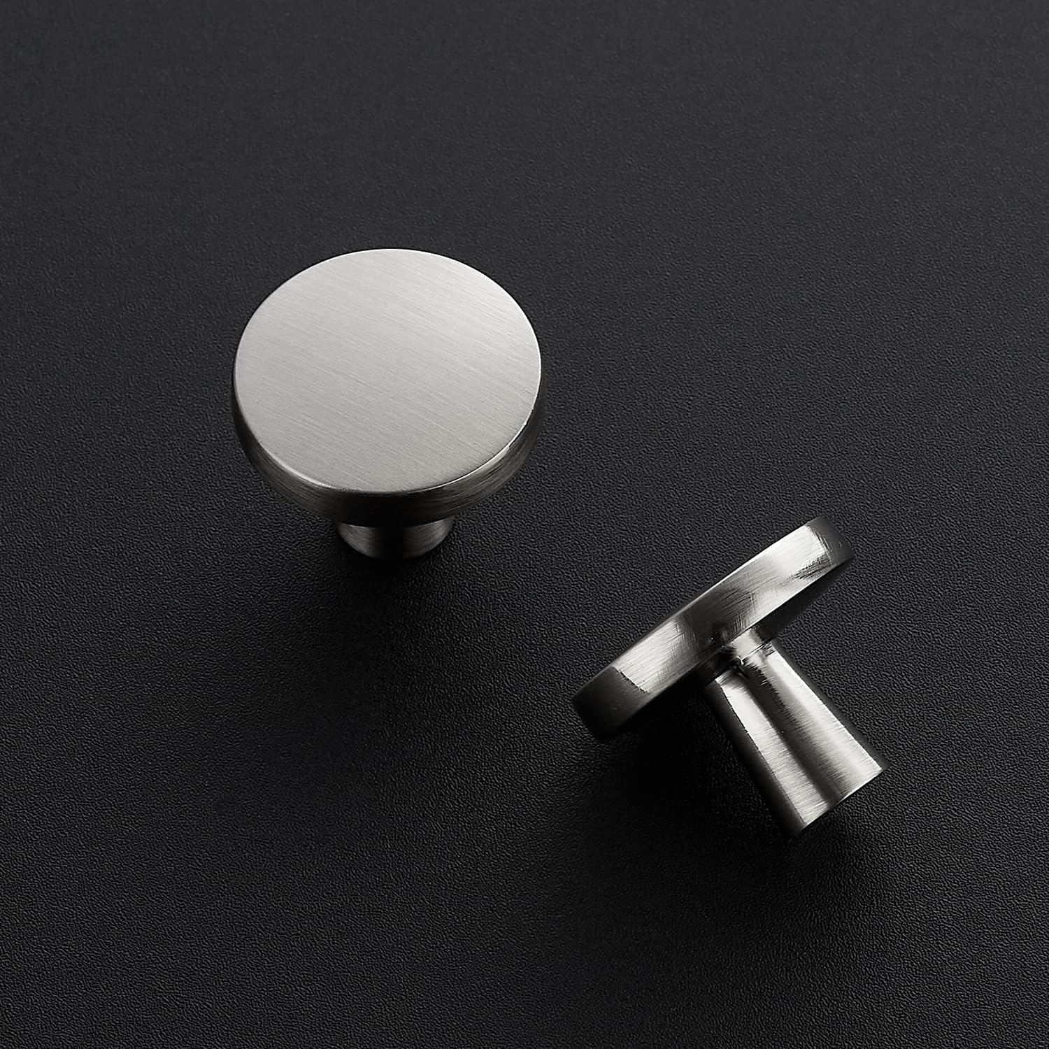 Detalle 2 de Ravinte 1-1/4-Inch Brushed Nickel Cabinet Knobs, Zinc Alloy, 10 Pack