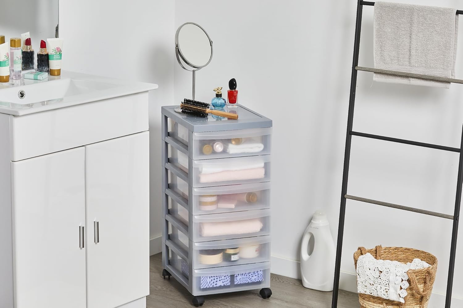 Detalle de Iris Ohyama Cassettiera in Plastica con ruote DC-360, 6 Cassetti piccoli Grigio