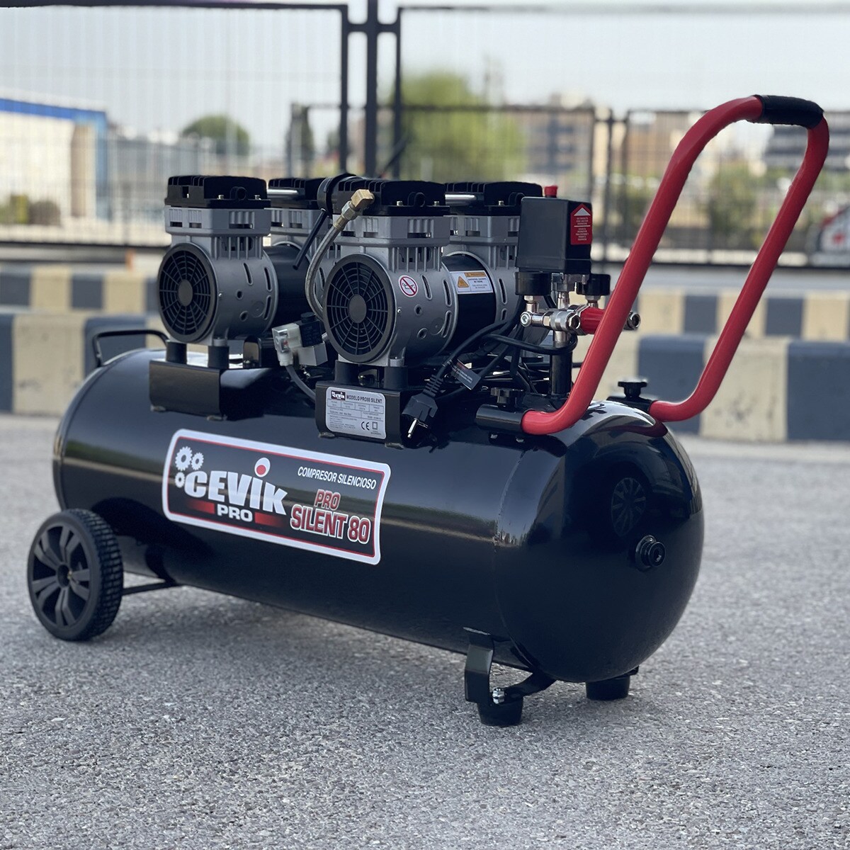 Thumbnail 1 de CEVIK PRO compresor 80 litros 1,5 HP portátil