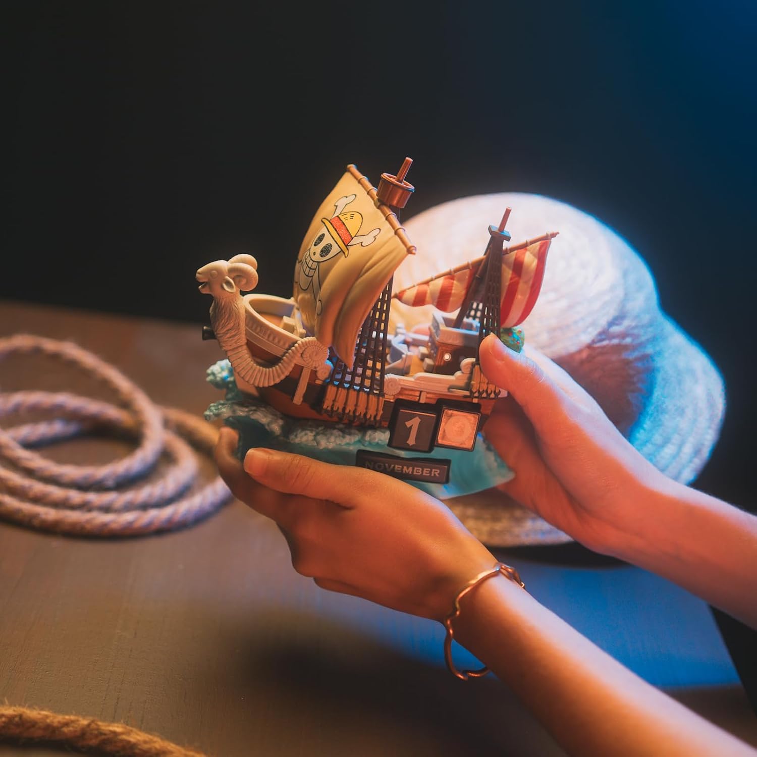 Detalle 2 de Calendario Perpetuo One Piece 3D Going Merry 16,7 cm