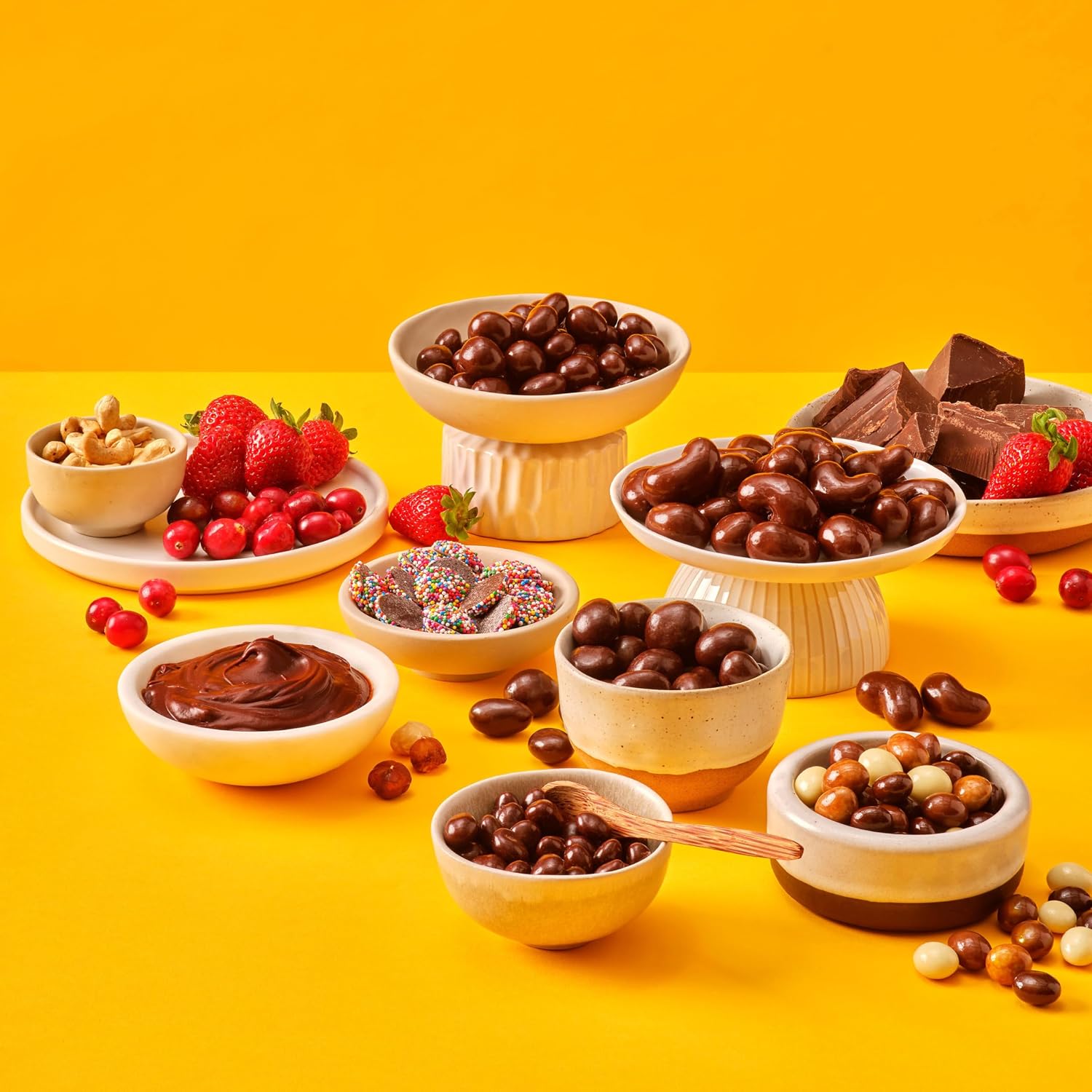 Thumbnail 4 de Yupik Milk Chocolate-Covered Almonds, 2.2 lb
