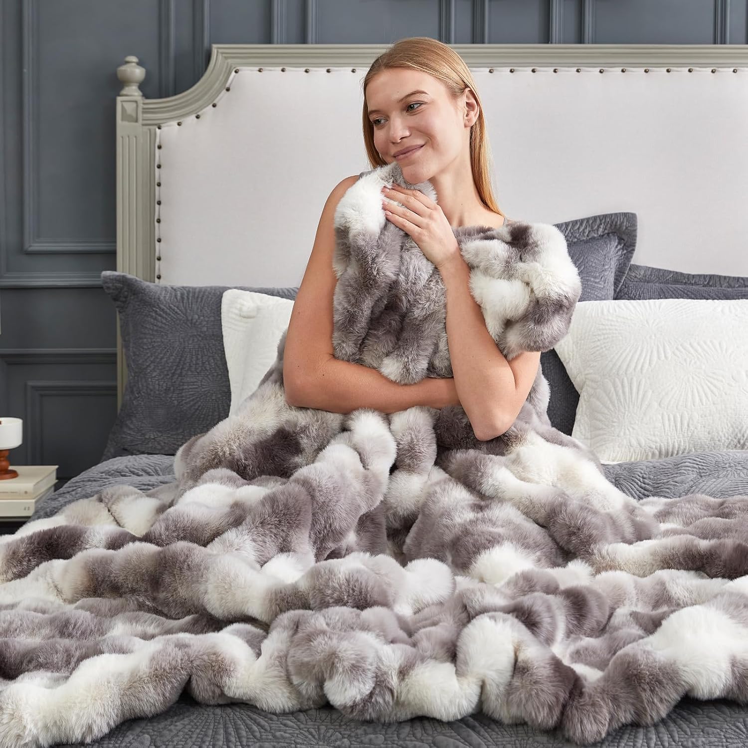 Thumbnail 3 de Cozy Bliss Faux Fur Throw Blanket 50x60