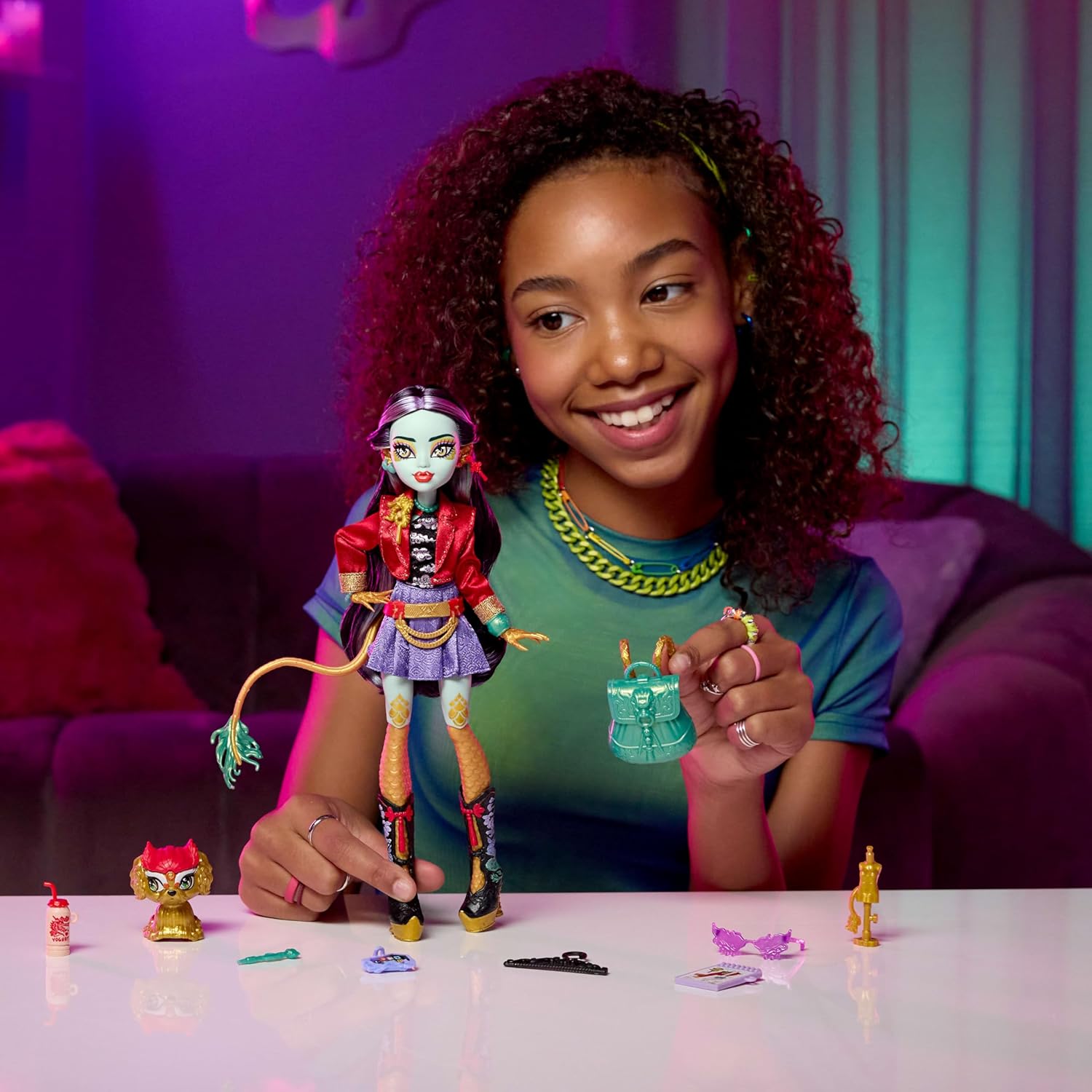 Thumbnail 1 de Monster High Jinafire Long (HYV58), poupée dragon avec sa mini-mascotte Cloudy « Yun Yun » et 7 accessoires