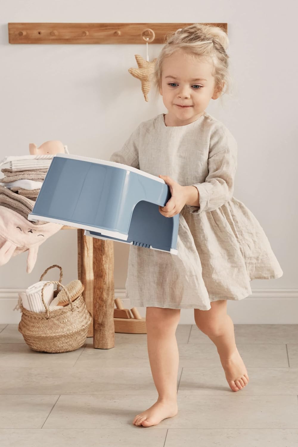 Thumbnail 4 de BabyBjörn Step Stool – Deep Blue/White
