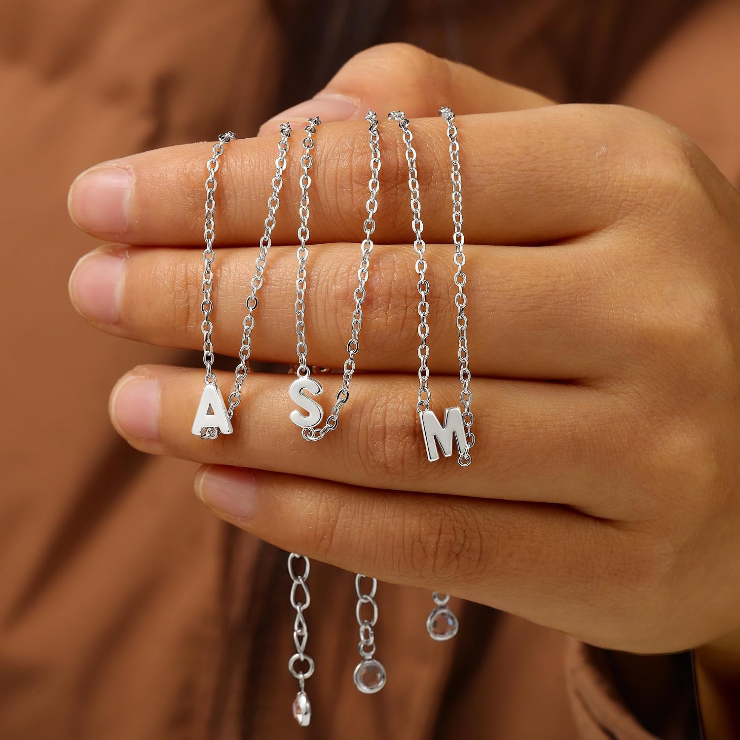 Detalle de TINGN Gold & Silber Armband mit Initialen – 18K vergoldet/Weißgold, zierlich, für Mädchen & Damen