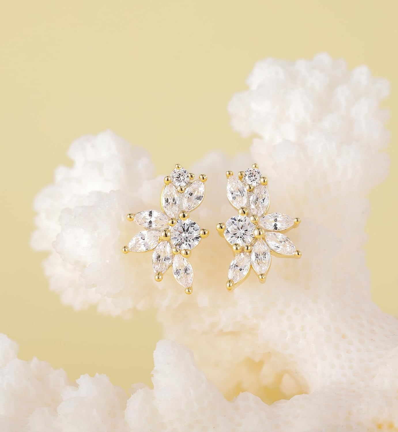 Thumbnail 2 de Titaniumcentral Damen Cluster Ohrringe – Marquise & Rund Zirkonia, hypoallergen, Gold/Silber