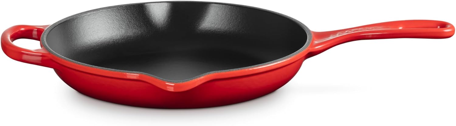 Thumbnail 1 de LE CREUSET Signature Enamelled Cast Iron Skillet with Helper Handle, 23 cm, Cerise