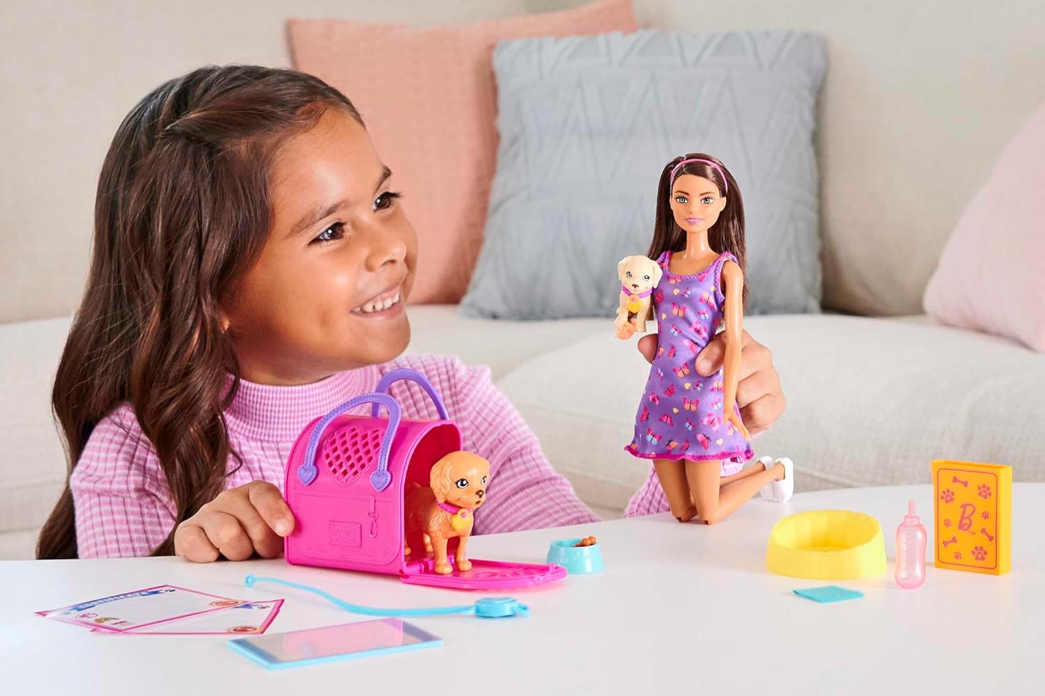 Detalle 1 de Barbie HKD86: Muñeca con Perritos y Accesorios