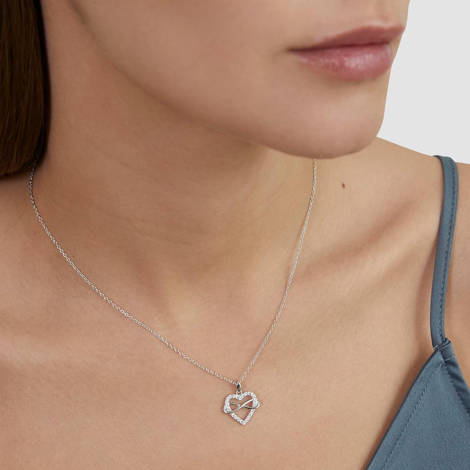 Thumbnail 1 de s.Oliver Damen Schmuck – Halskette aus 925 Silber mit Herz-Infinity Design