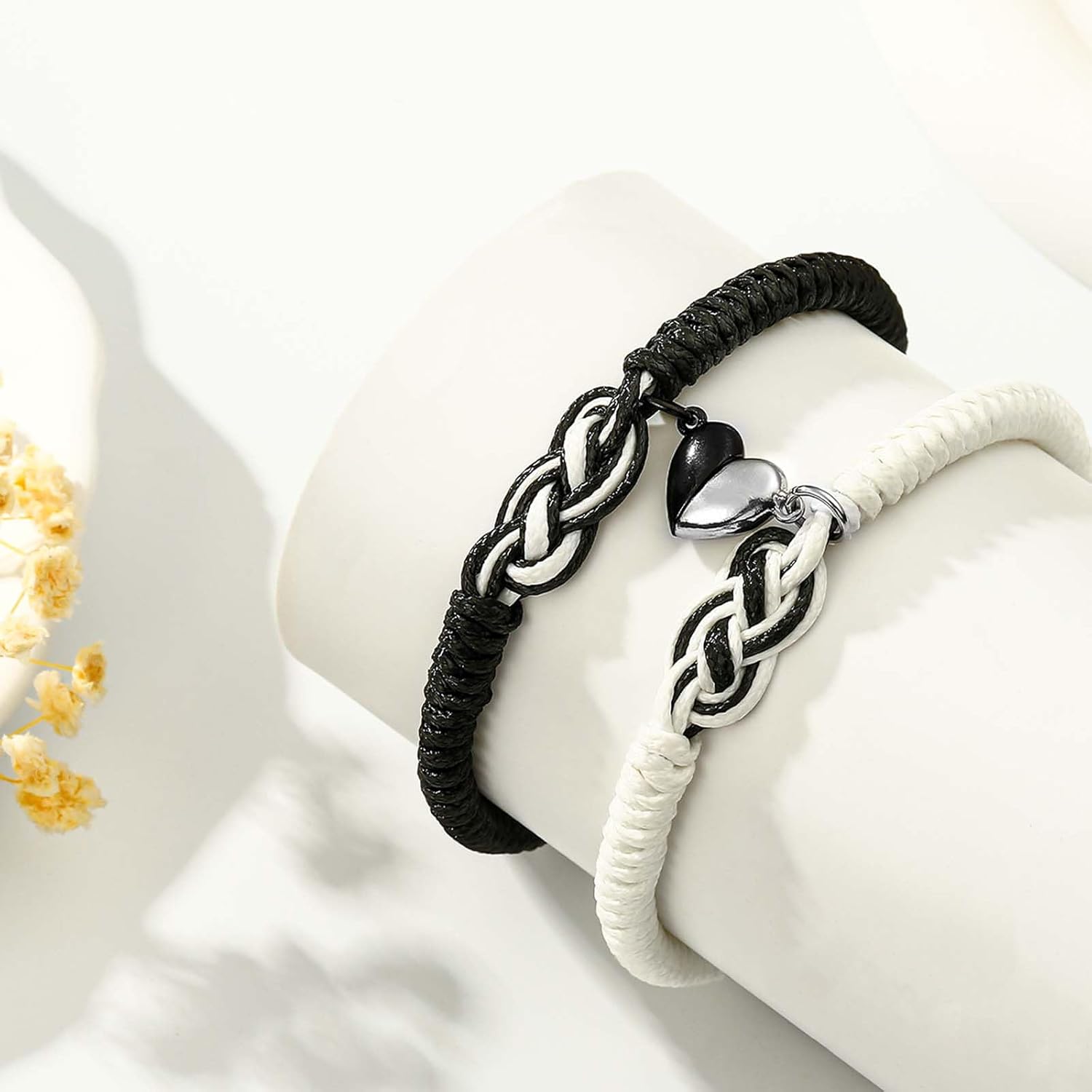 Detalle de Valentin Geschenk Frau – Pärchen Armbänder | Verstellbares Rope Armband mit Herzanhänger
