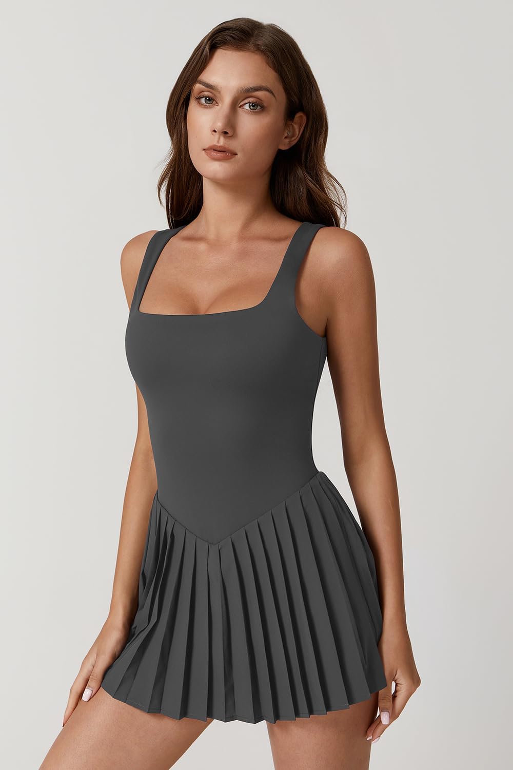 Detalle de QINSEN Women's Square Neck Tennis Dress with Built-In Shorts and Pockets