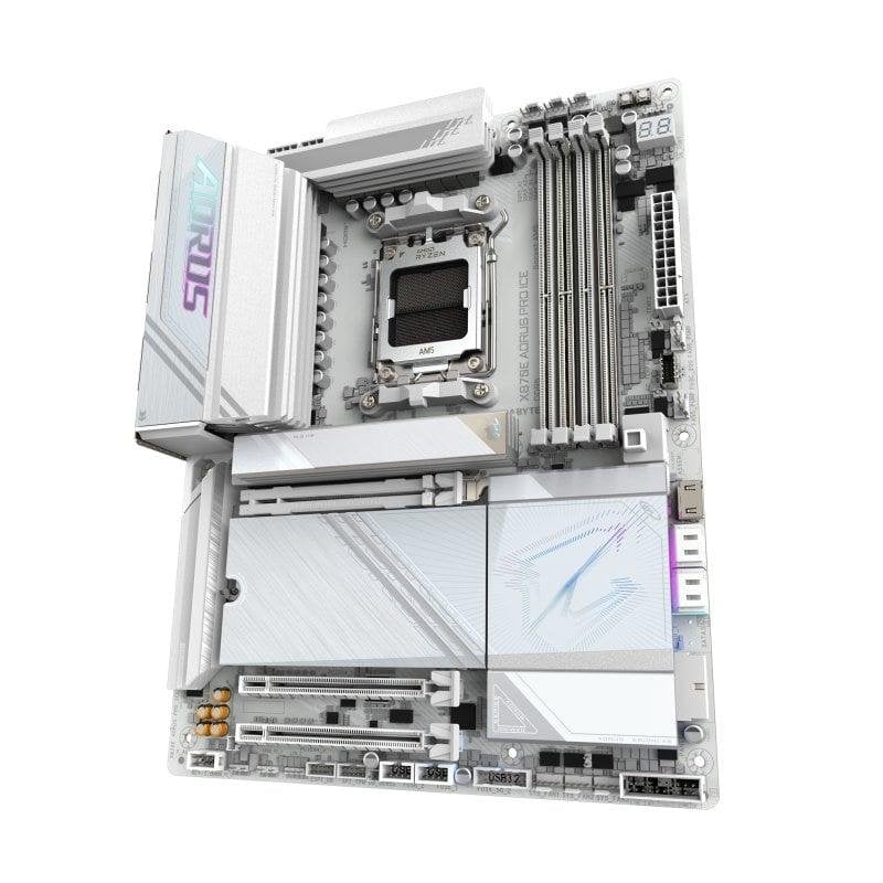 Detalle de Gigabyte X870E AORUS PRO ICE (ATX) para AMD AM5: DDR5, PCIe 5.0 y Wi‑Fi 7