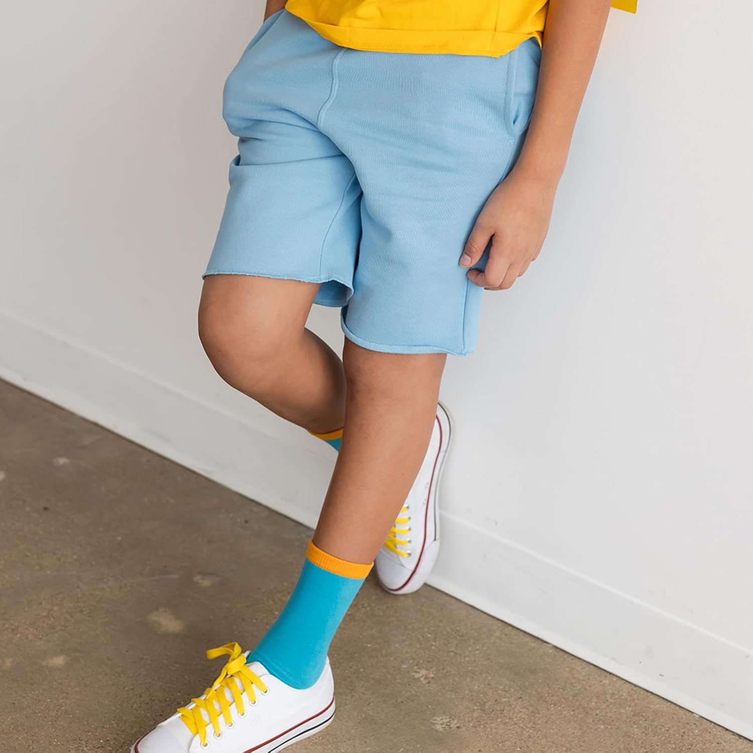 Detalle 2 de Mightly Kids' Knee Shorts in Organic Cotton