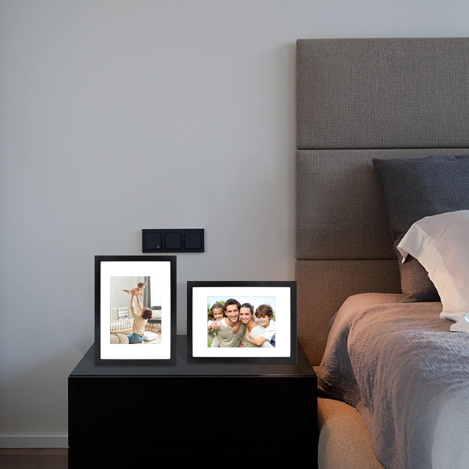 Detalle 2 de EGOFINE A4 Frames: Solid Wood Picture Frames (Set of 4) with A5 Mat in Black