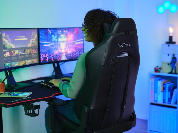 Detalle de Trust GXT 714 Ruya Gaming-Stuhl (schwarz) – mit verstellbarer Rückenlehne bis 180° und verstellbaren Armlehnen