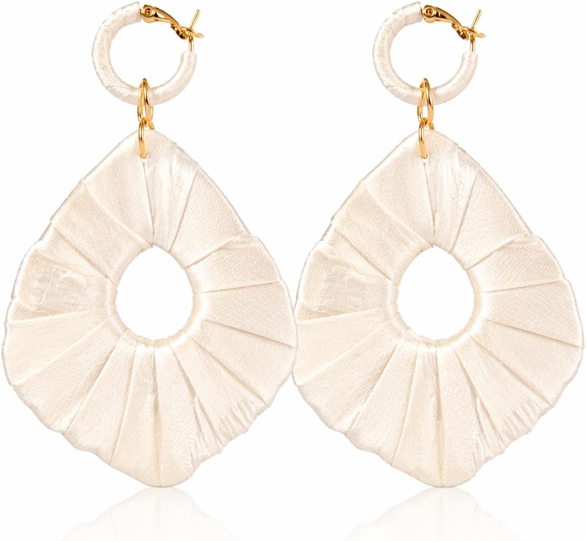 Detalle de LUNÉA Dangle Earrings, Silk-Wrapped