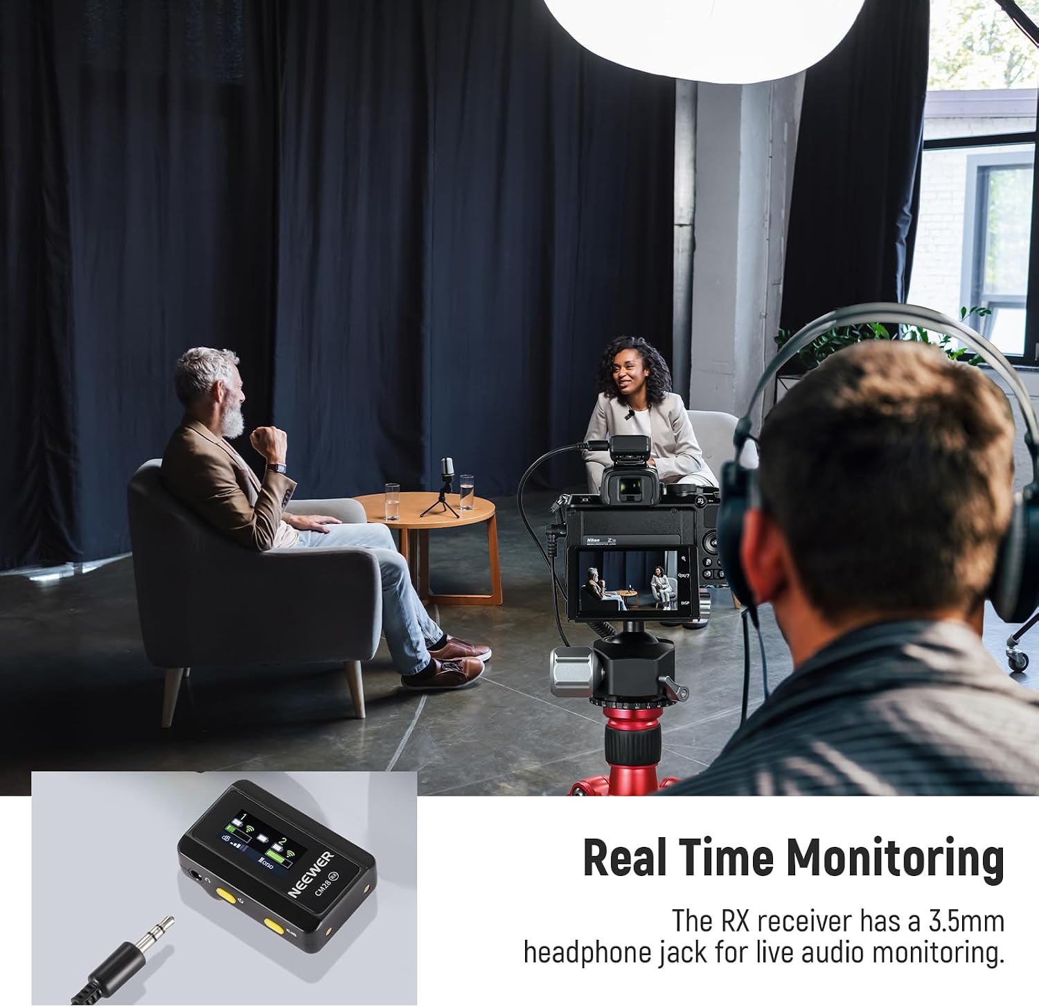 Detalle 2 de NEEWER CM28 Wireless Lavalier Microphone with Dual Transmitters and 4GB Recording