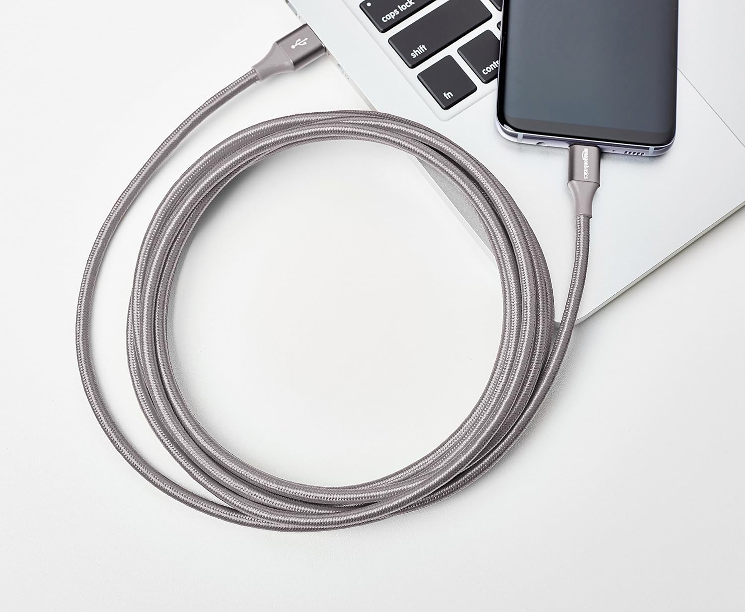 Detalle de Amazon Basics USB-C zu USB-A 3.1 Gen 1 Schnellladekabel, 3 m, geflochtenes Nylon, Dunkelgrau