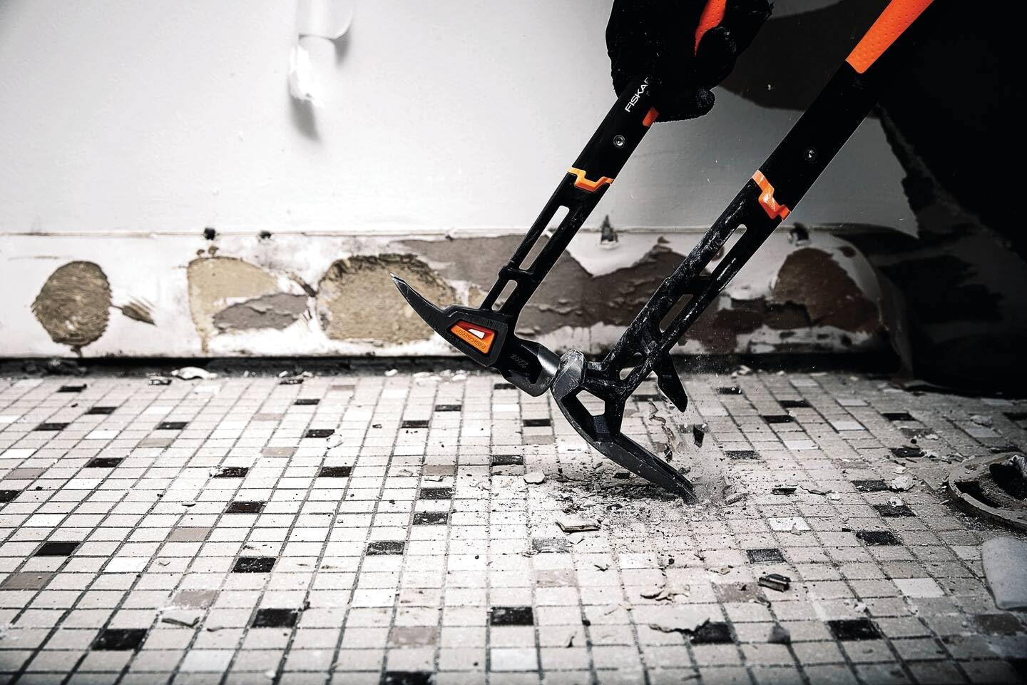 Detalle de Fiskars IsoCore L 1027221 – narzędzie rozbiórkowe, 75,3 cm, 2,6 kg