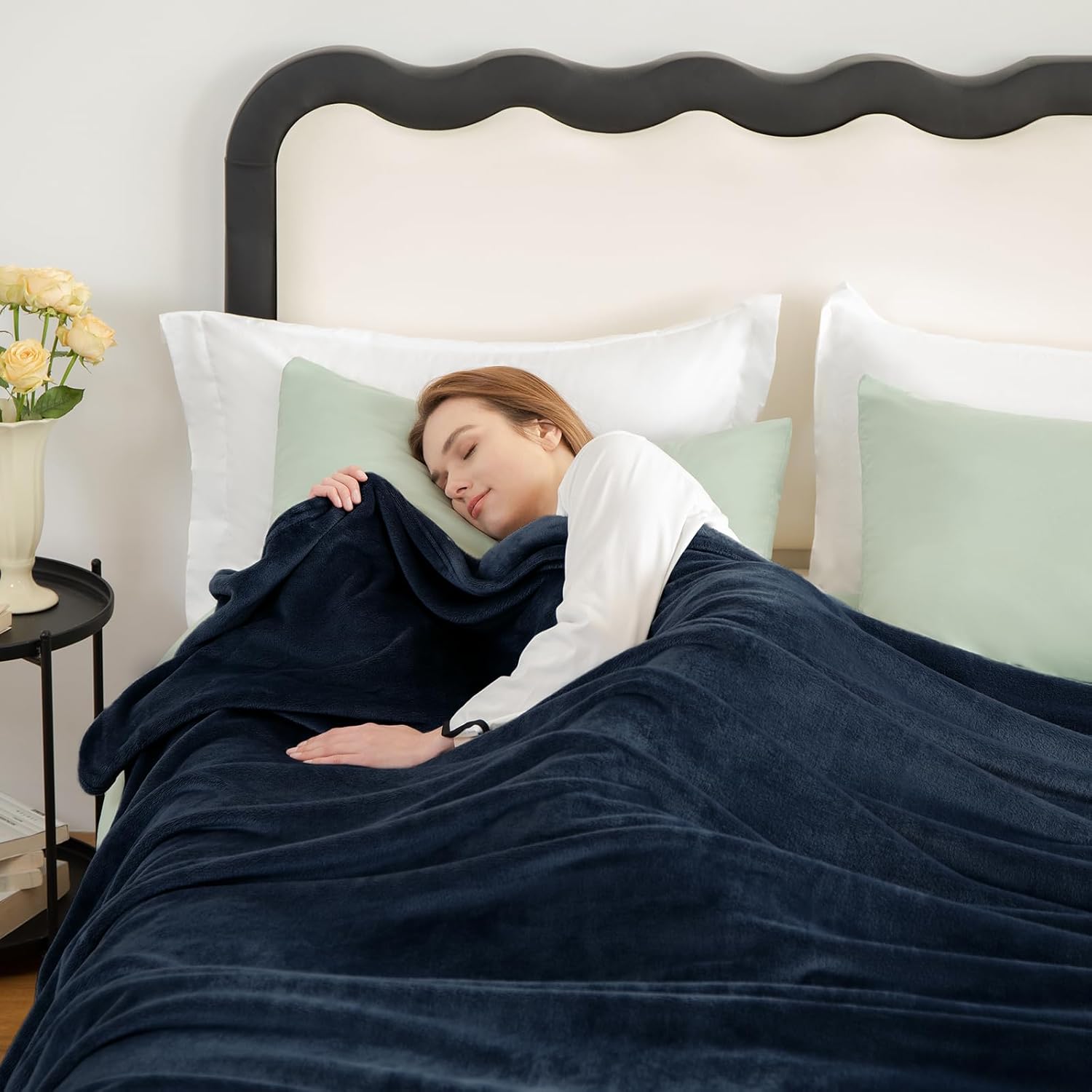 Thumbnail 5 de WAVVE Kuscheldecke „Flauschig“ 150x200 cm als Sofaüberwurf und Wohndecke (blau)