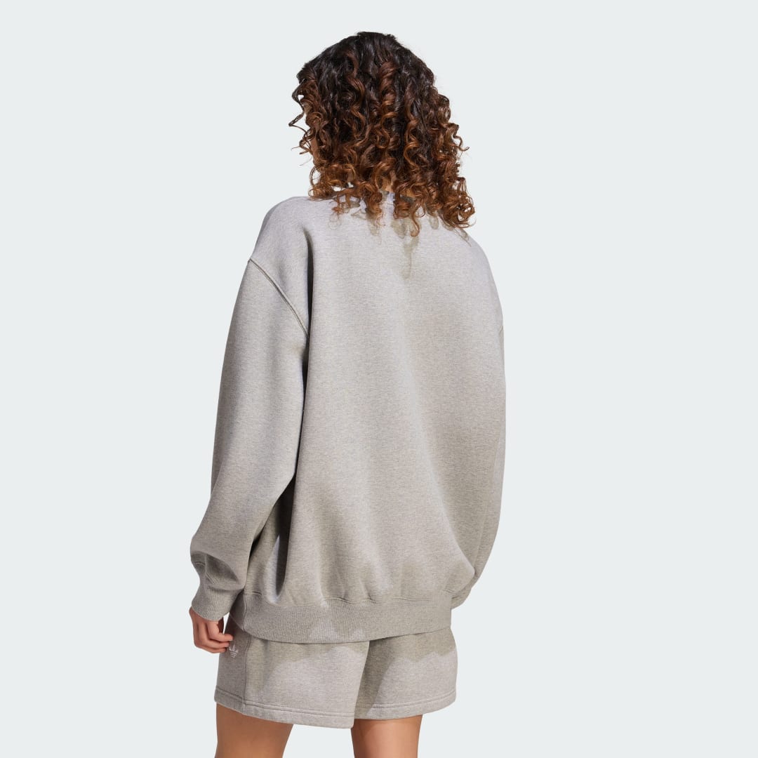 Detalle 2 de Sudadera ESSENTIALS CREW LONG FLEECE OS de Adidas – Gris