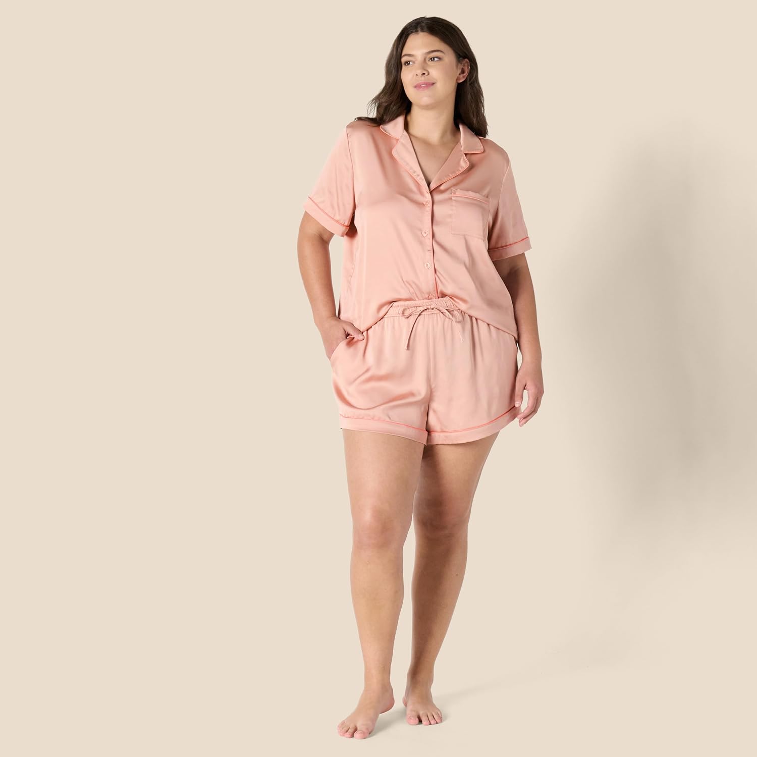 Detalle de Amazon Essentials Women's Satin Short Sleeve Button-Down Top and Short Sleepwear Set