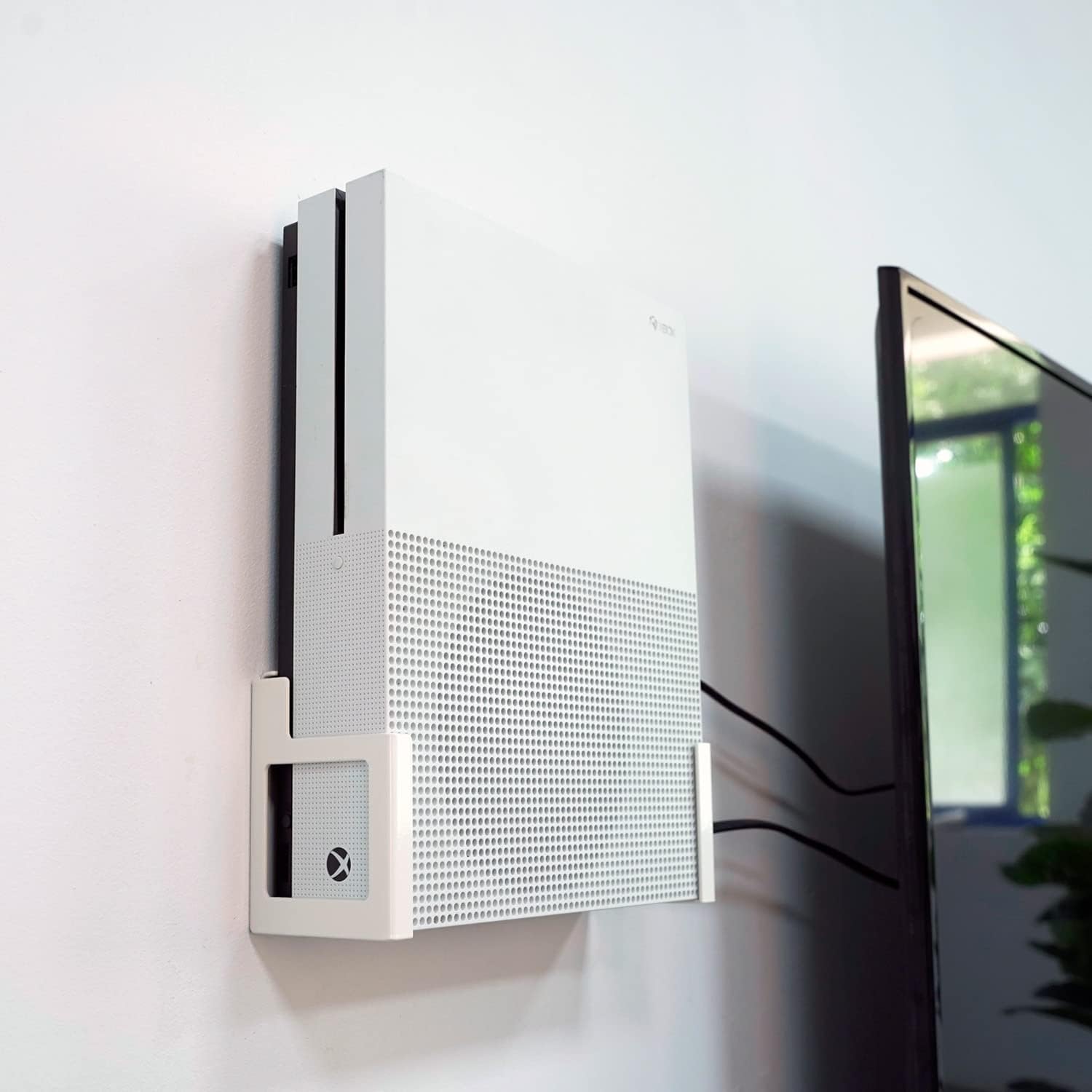 Detalle de Monzlteck Wandhalterung für Xbox One S: vertikales Aufhängen inkl. einfache Montage