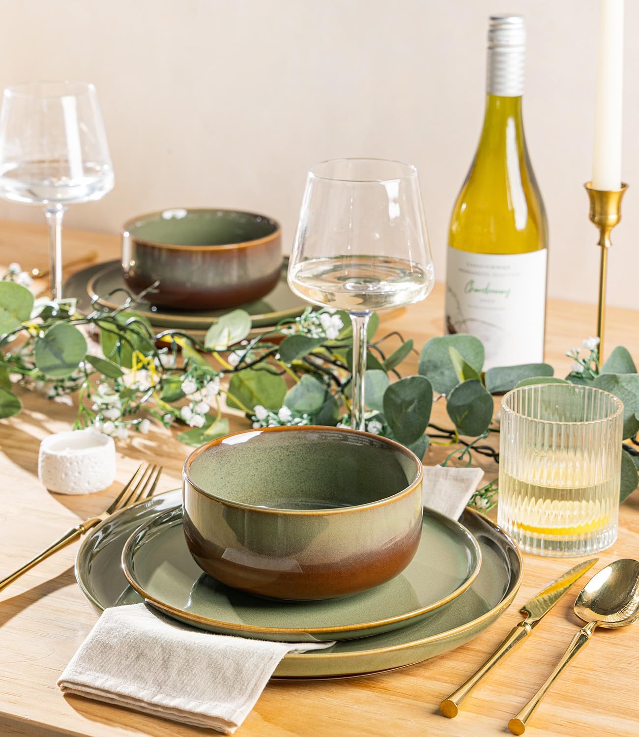 Detalle de TheTerra 18-Piece Ceramic Dinnerware Set for 6 in Sage Umber – Handcrafted, Reactive Glaze