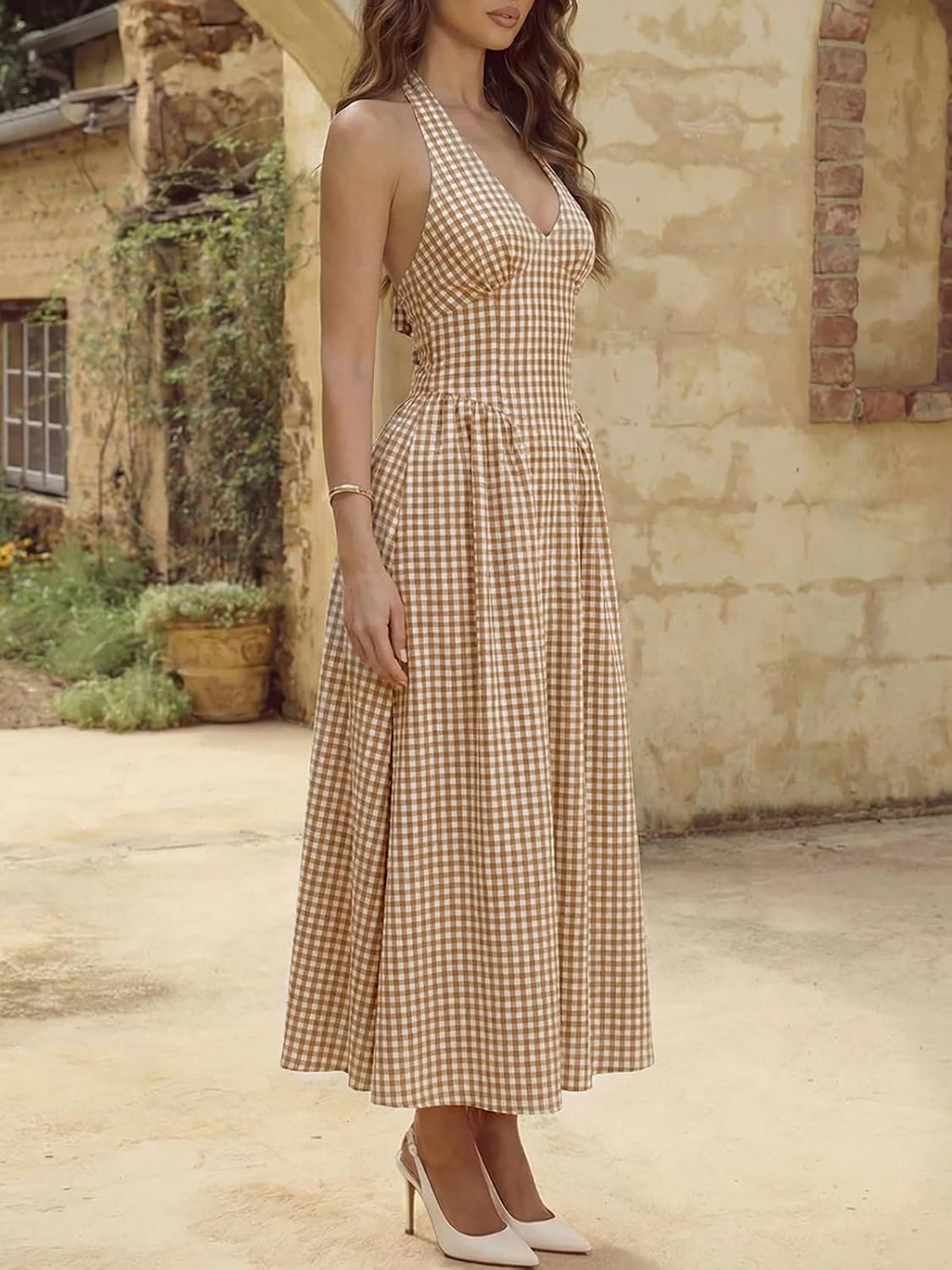 Thumbnail 3 de Wenrine Halter V Neck Corset Maxi Dress in Plaid — Backless, Smocked Tie Back Summer Elegance