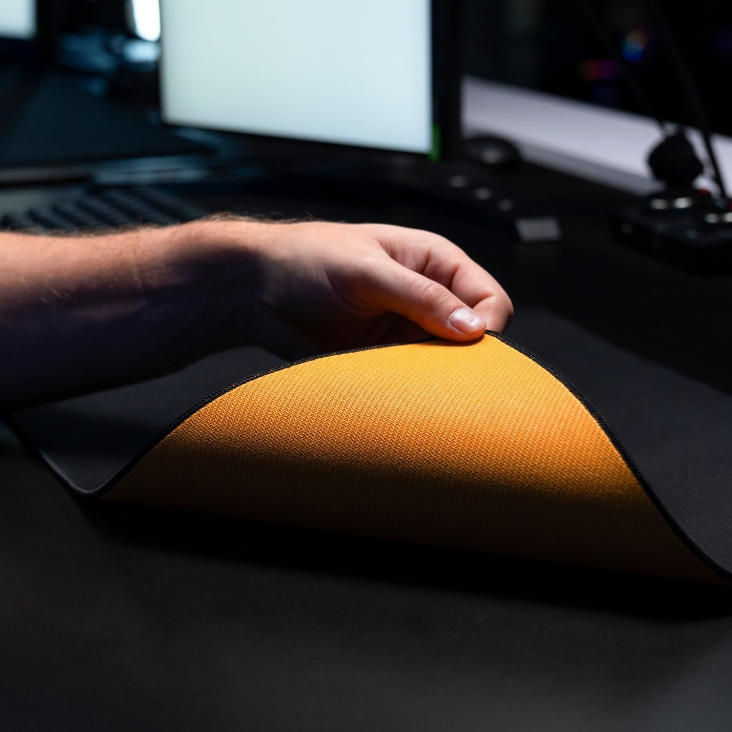 Thumbnail 1 de GLORIOUS GMP 2 XL Gaming Mouse Pad – Spill-Proof, 460x355x3mm
