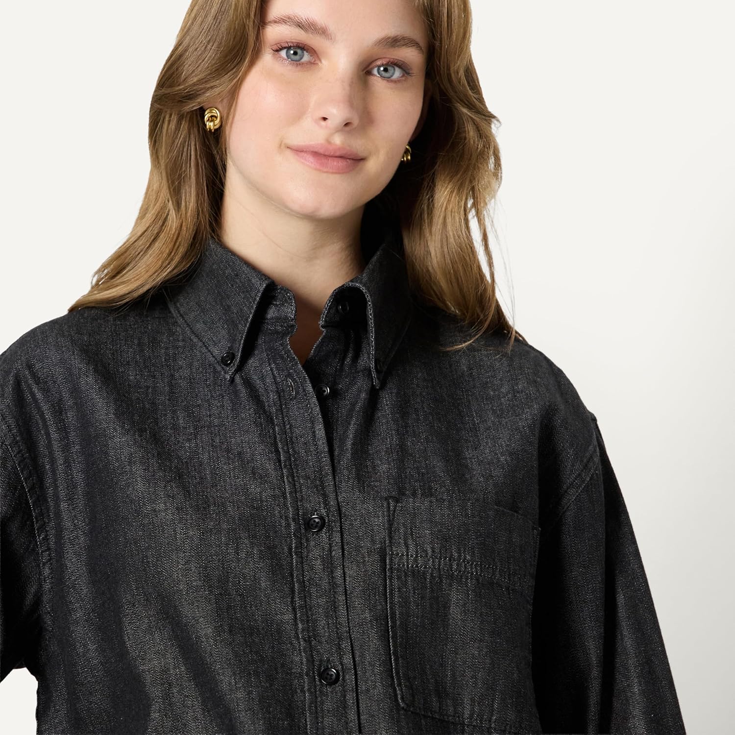 Thumbnail 2 de Amazon Essentials Damen kurzes Jeanshemd (Übergroß, knöpfbar, Denim-Chambray)