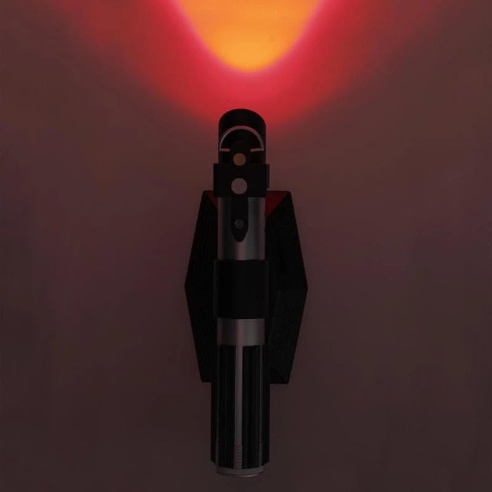 Thumbnail 4 de Luce da Parete Lightsaber Star Wars Uplighter Ufficiale — LED rosso, decorazione Sith & Jedi, alimentata a batterie