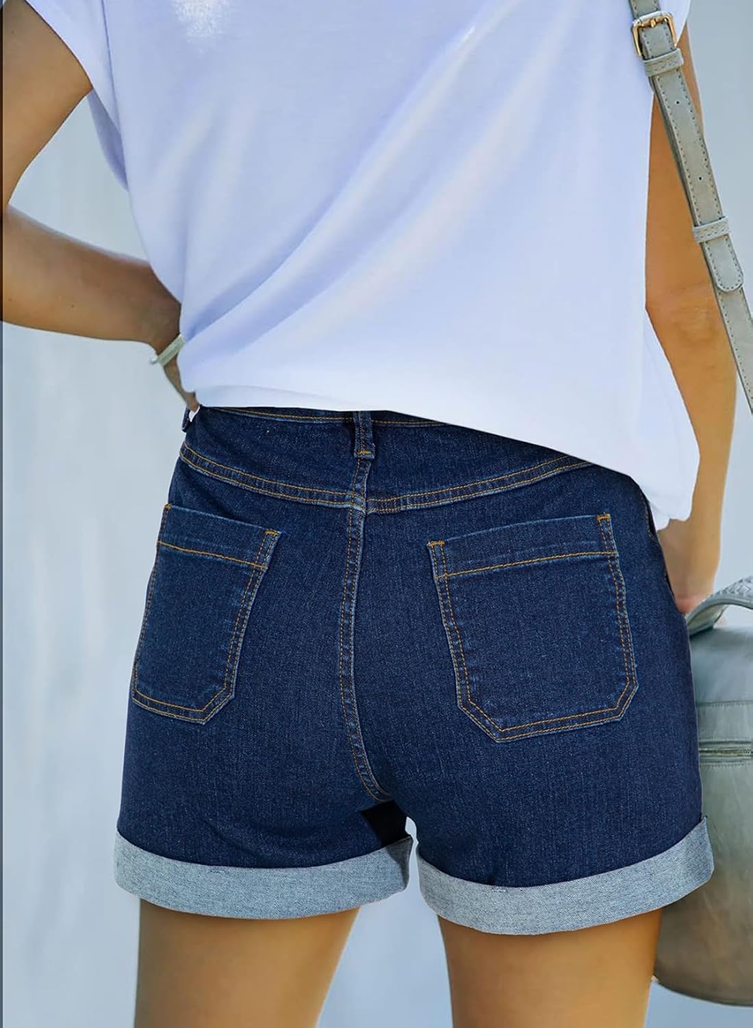 Detalle de Sidefeel Women’s High-Waisted Stretch Jean Shorts with Button & Folded Hem