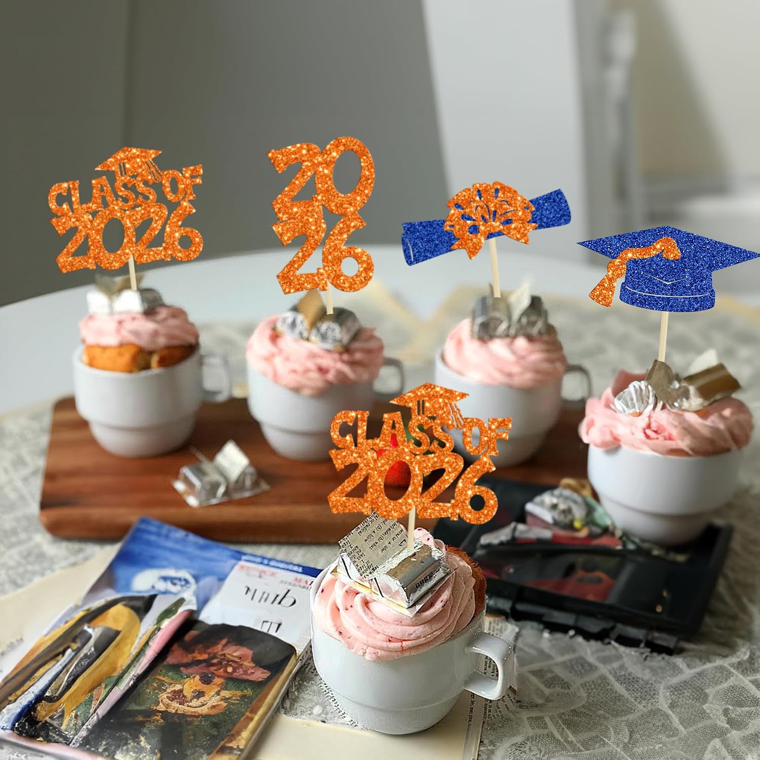 Detalle 1 de Ephlyn Graduation Cupcake Toppers, 36-Piece Set
