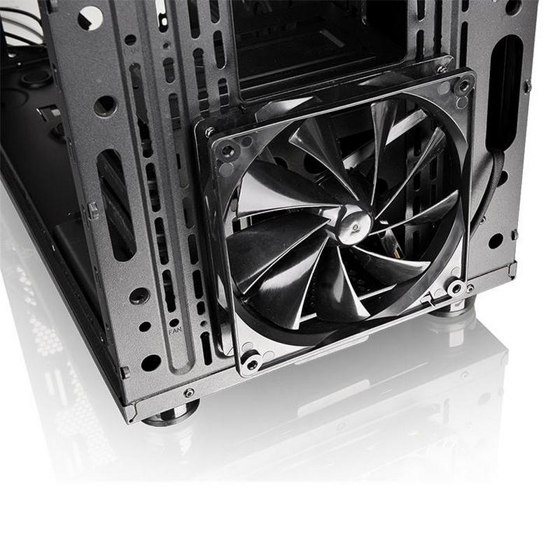 Detalle 2 de Thermaltake Suppressor F31 caja semitorre negra con cristal templado
