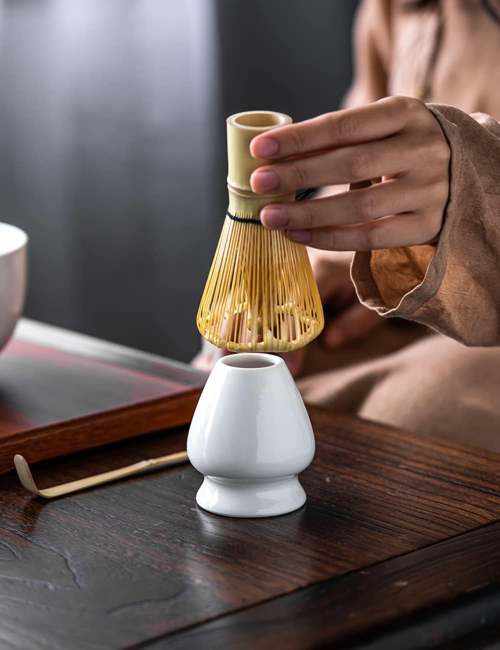 Detalle de TANG PIN Matcha Set, 15 oz Porcelain Bowl with Bamboo Whisk