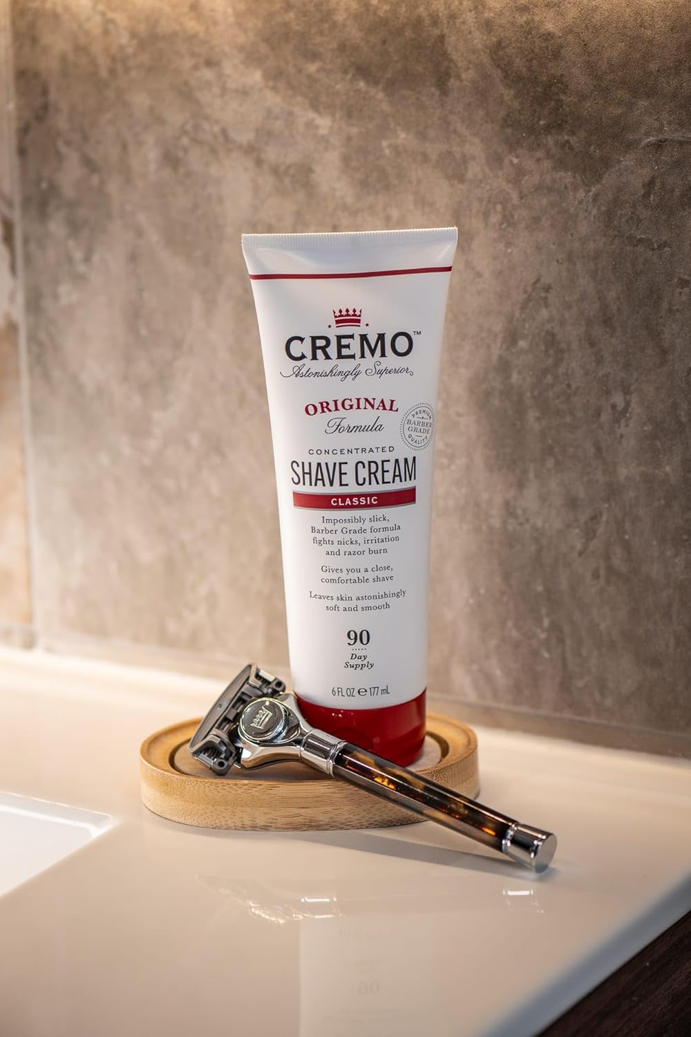 Detalle de Cremo Barber Grade Razor for Men with Tortoise Shell Handle – Includes Extra Refills