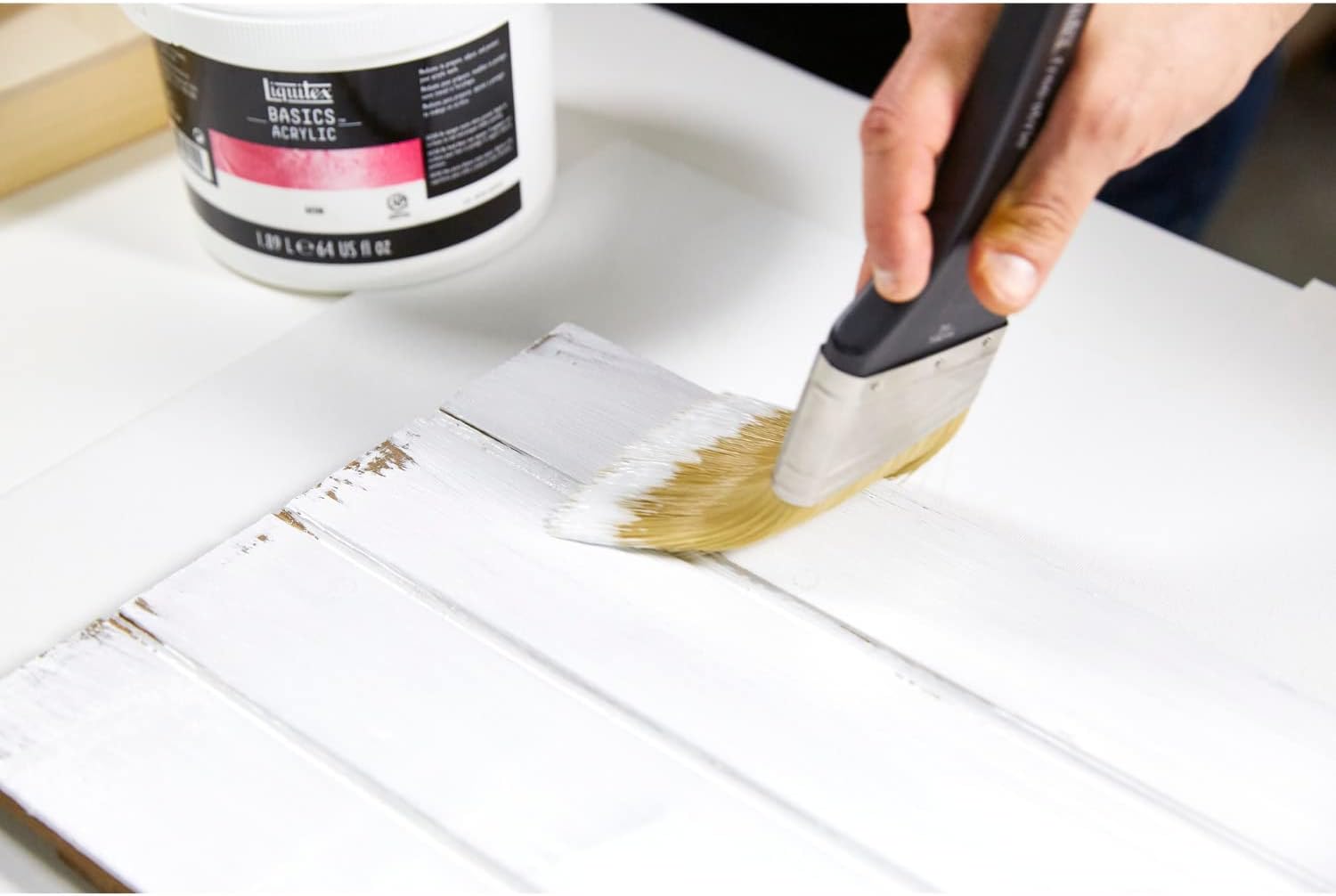 Detalle 1 de Liquitex 8870294 gesso, matt vit akrylgrund för flera underlag, 1,89 l